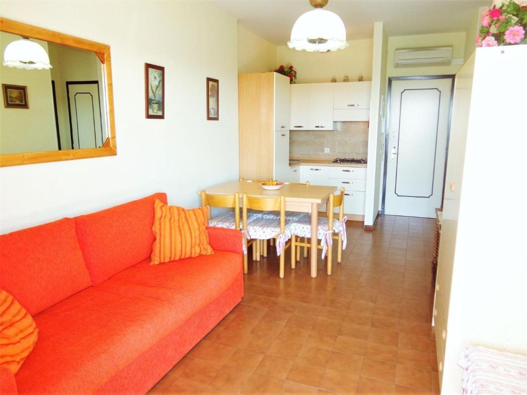 Kuchyňa alebo kuchynka v ubytovaní Lovely apartment in Caorle with terrace