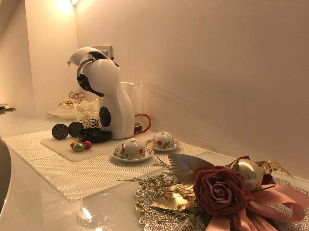 Coffee and tea making facilities at Maria Ancona suite