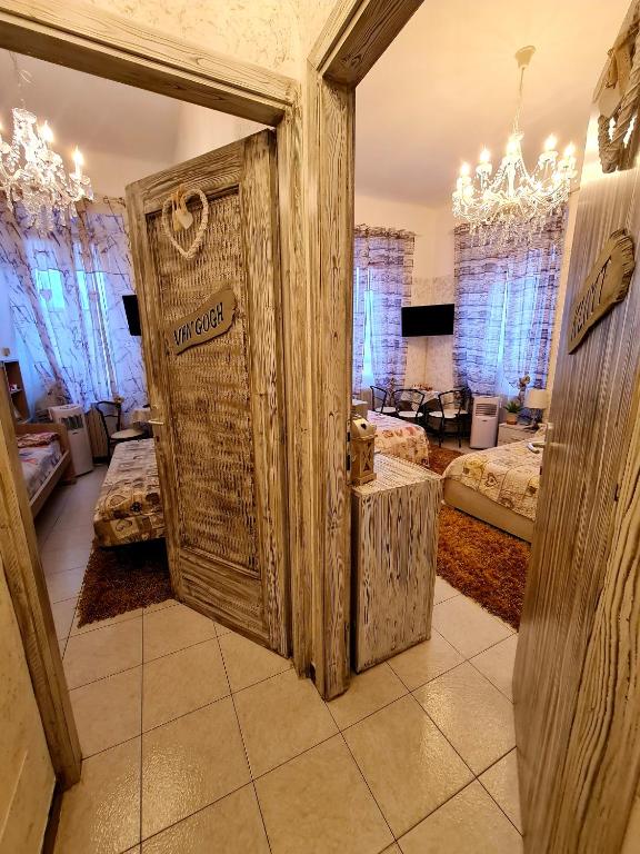 shabby chic - Economy Quadruple Room With Shared Bathroom