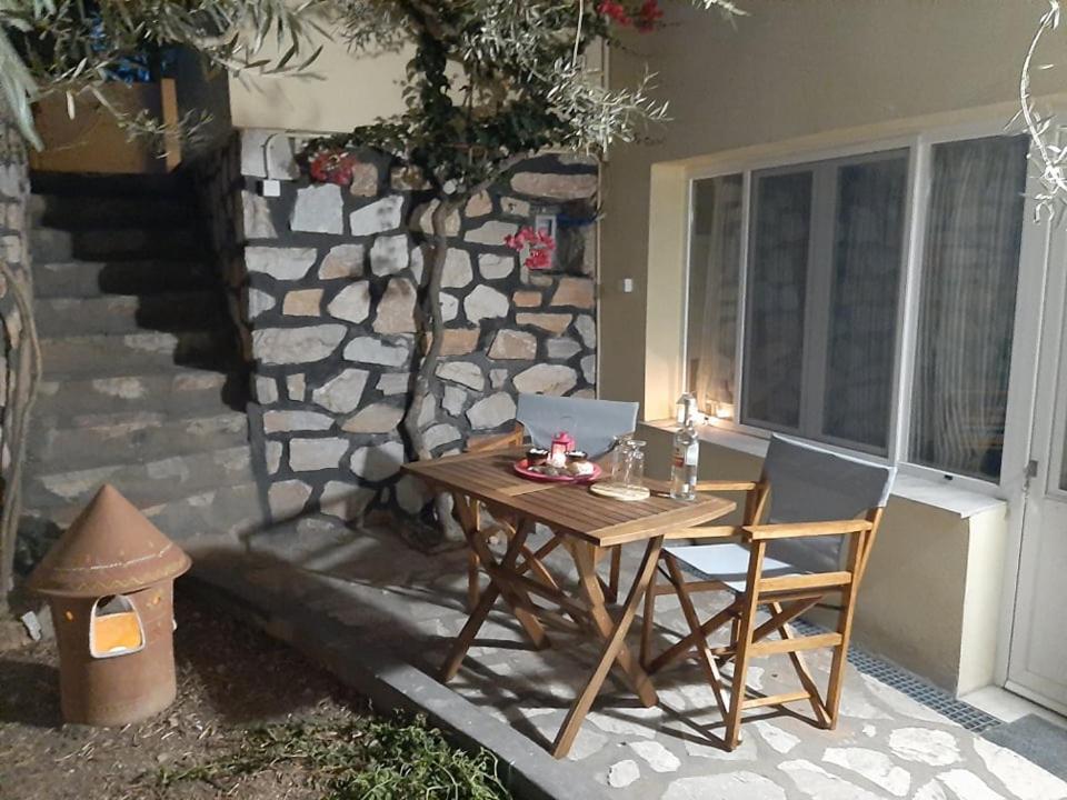 Patio nebo venkovní prostory v ubytování Quiet, colourful home in Cyclades