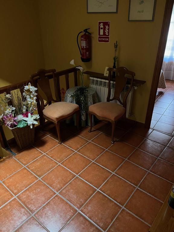 A seating area at Arco del Tinte 10