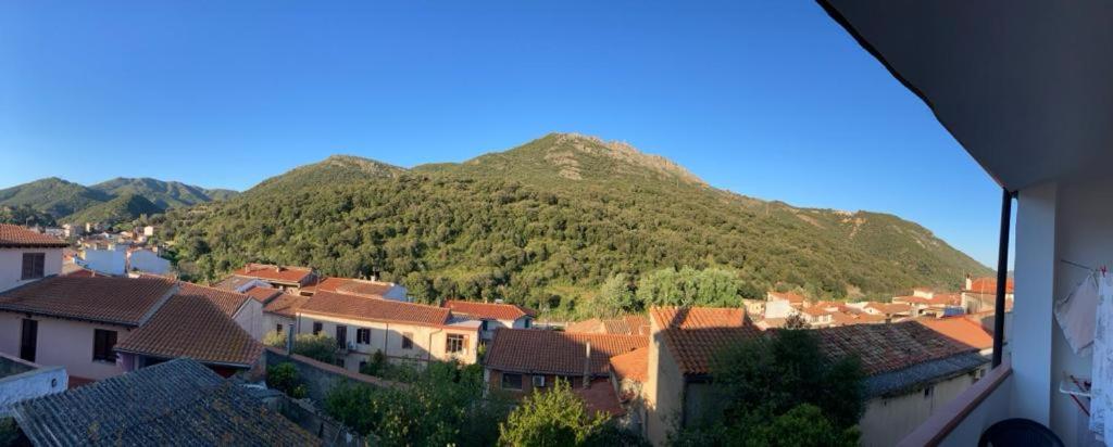 A general mountain view or a mountain view taken from the holiday home