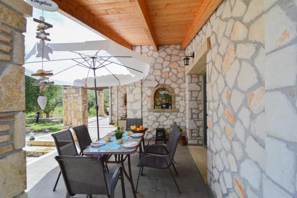 A seating area at Villa Lobos (Labrini)