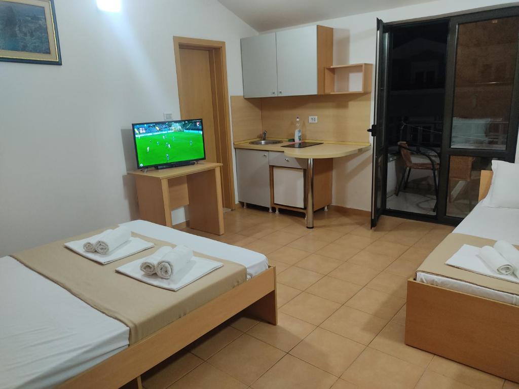 Apartments Mare Budva - Apartment With Terrace