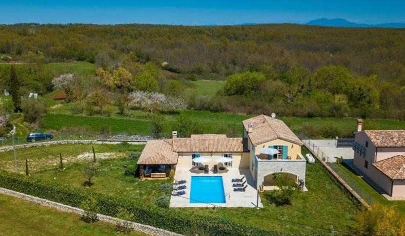 Bazén v ubytovaní Vila Lavanda Svetivinčenat alebo v jeho blízkosti