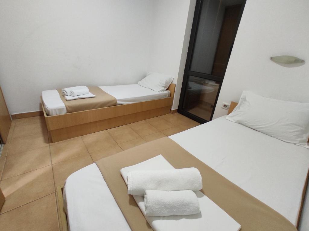 Apartments Mare Budva - Apartment With Balcony