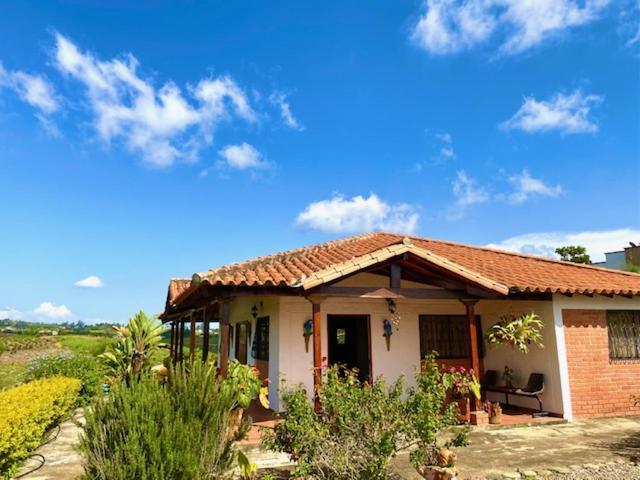 Hermosa cabaña en la mesa de Los Santos