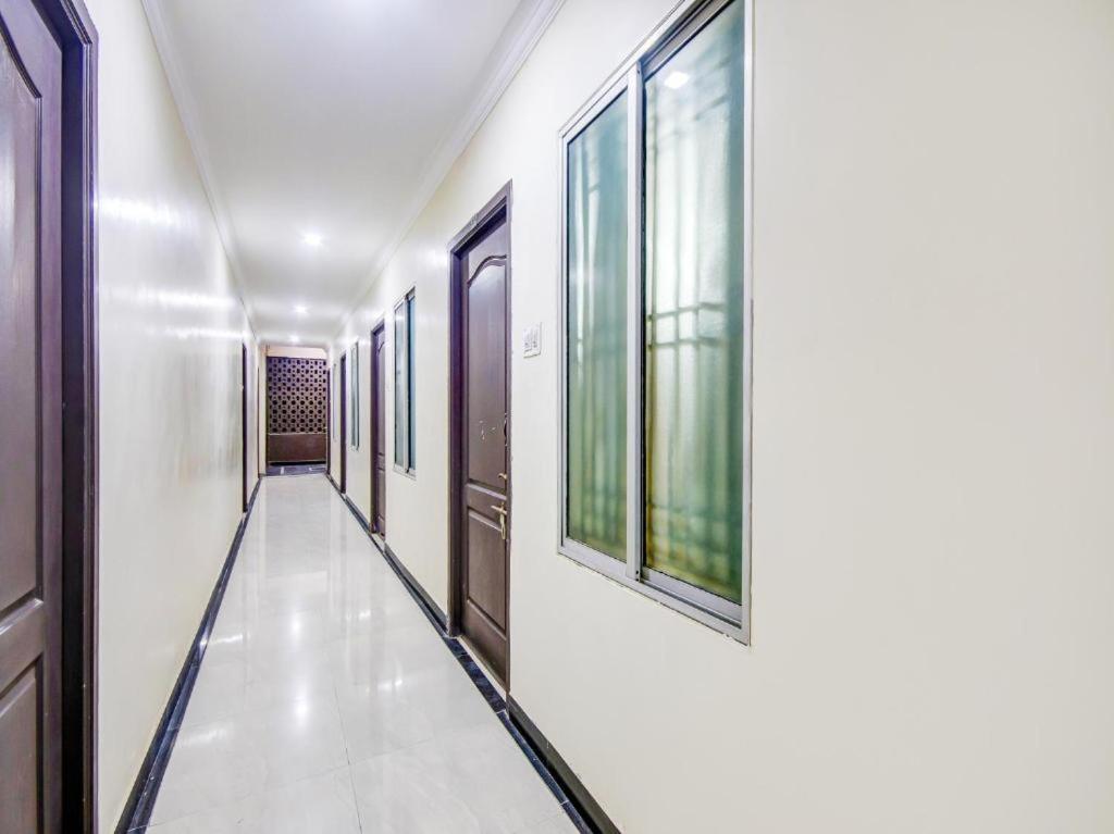 Fotografie z fotogalerie ubytování HOTEL ROYAL PARADISE v destinaci Kójamputtúr