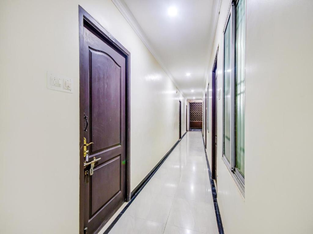 Fotografie z fotogalerie ubytování HOTEL ROYAL PARADISE v destinaci Kójamputtúr