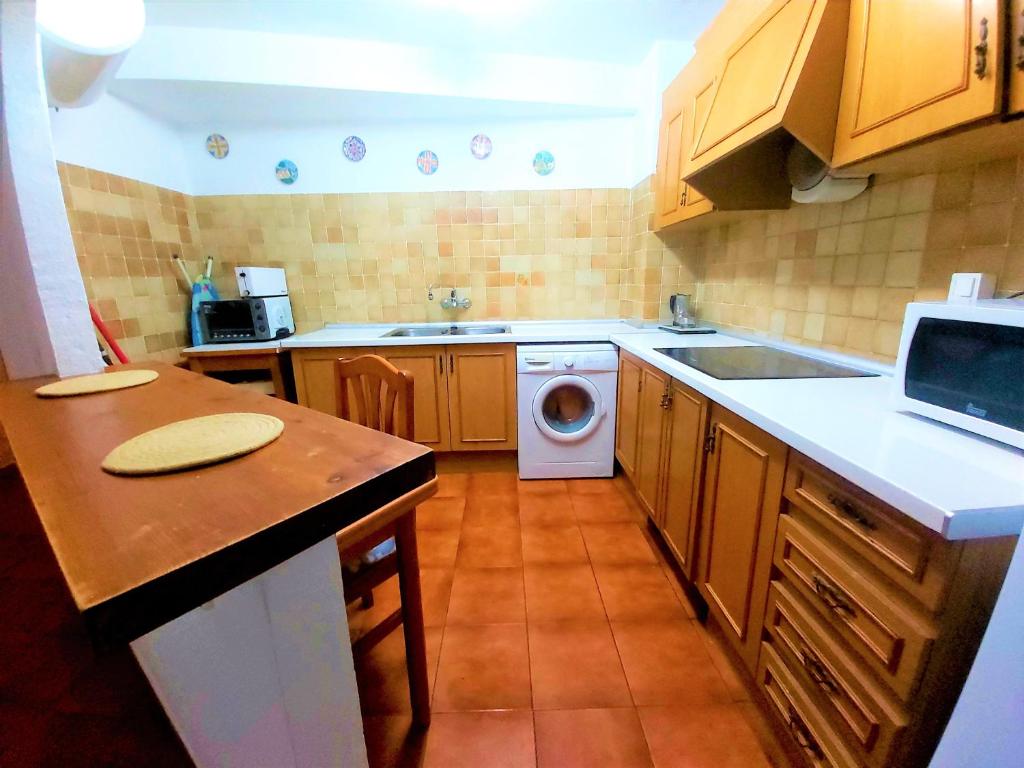 A kitchen or kitchenette at Central apartment Calpe