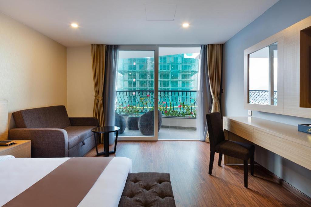 Khu vực ghế ngồi tại Sao Viet Nha Trang Hotel