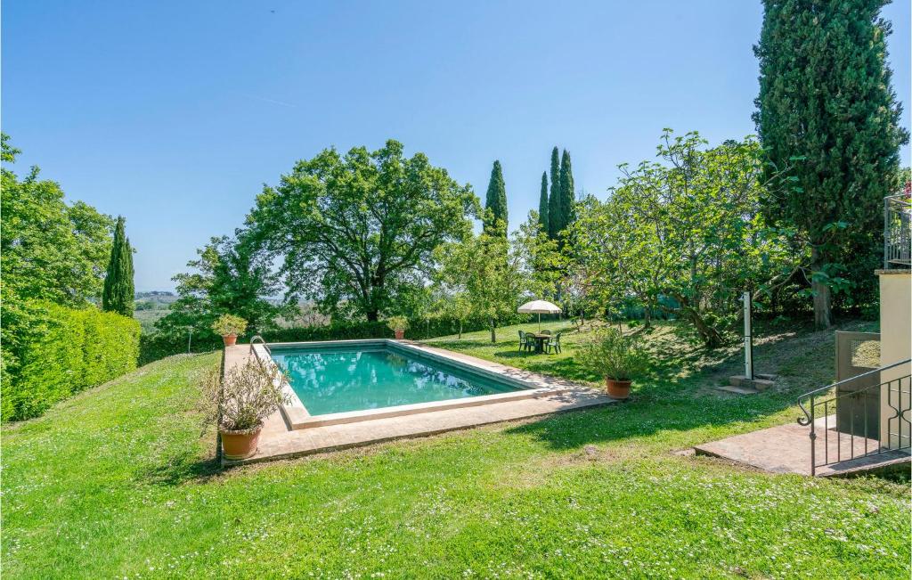 Basen w obiekcie Beautiful Home In Sarteano With Wifi lub w pobliżu
