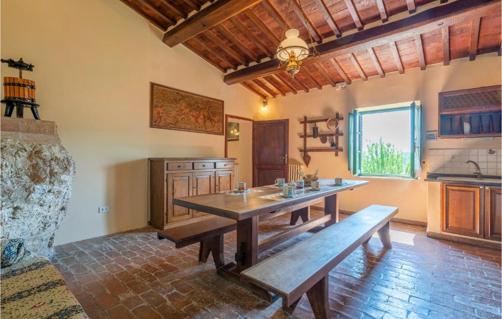 Zdjęcie z galerii obiektu Beautiful Home In Sarteano With Wifi w mieście Sarteano