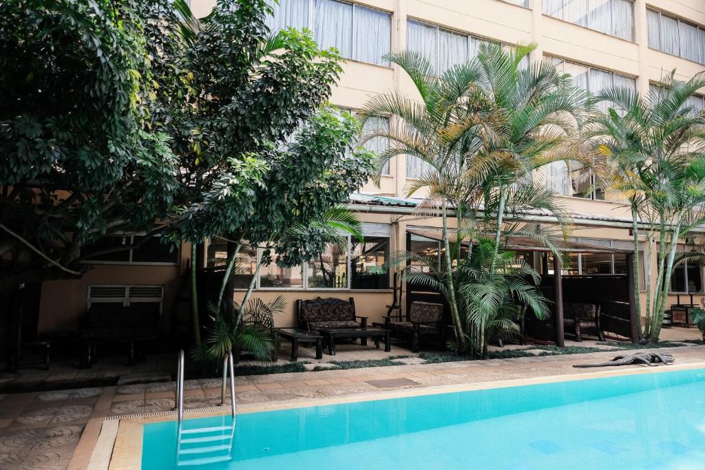 Bazén v ubytování Kenya Comfort Suites nebo v jeho okolí