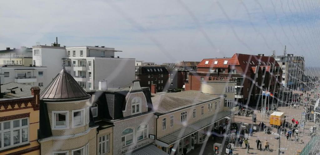 Nespecifikovaný výhled na destinaci Westerland nebo výhled na město při pohledu z apartmánu