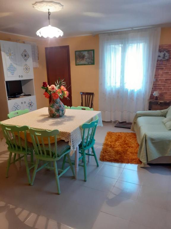 A seating area at Affittacamere GERANI