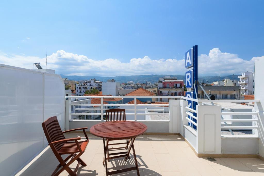Balkón nebo terasa v ubytování Archontiki City Hotel