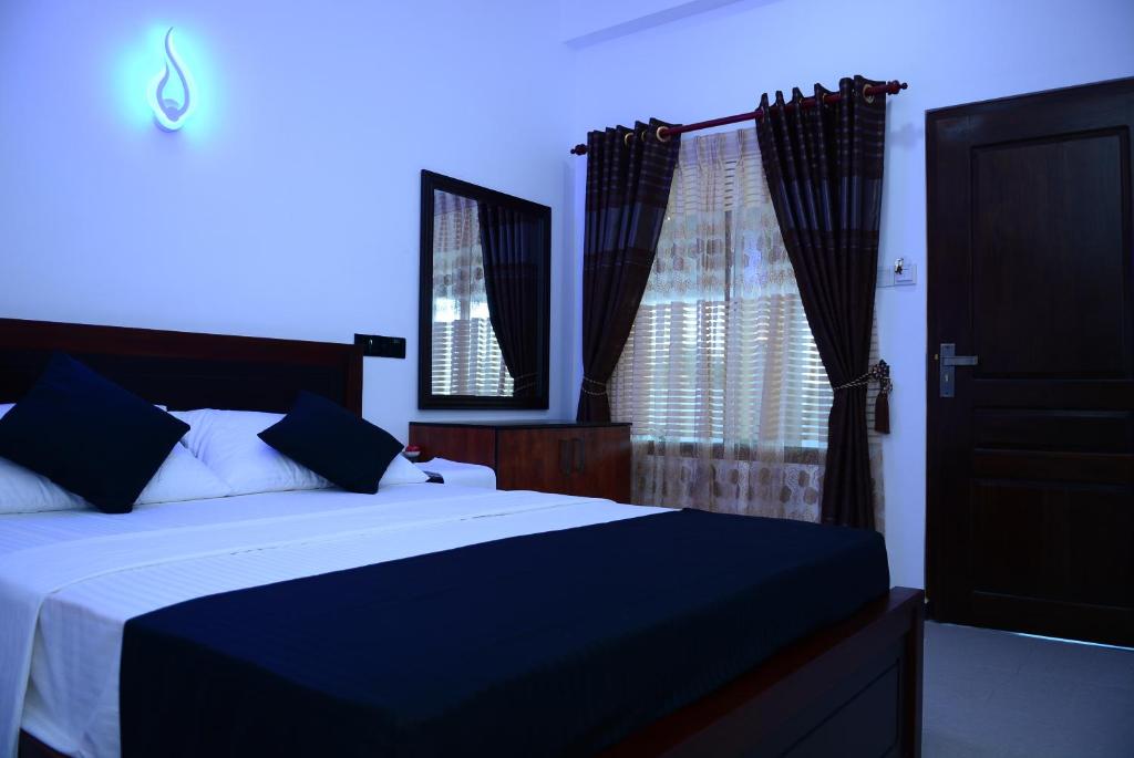 Liyonaa Beach Hotel - 13