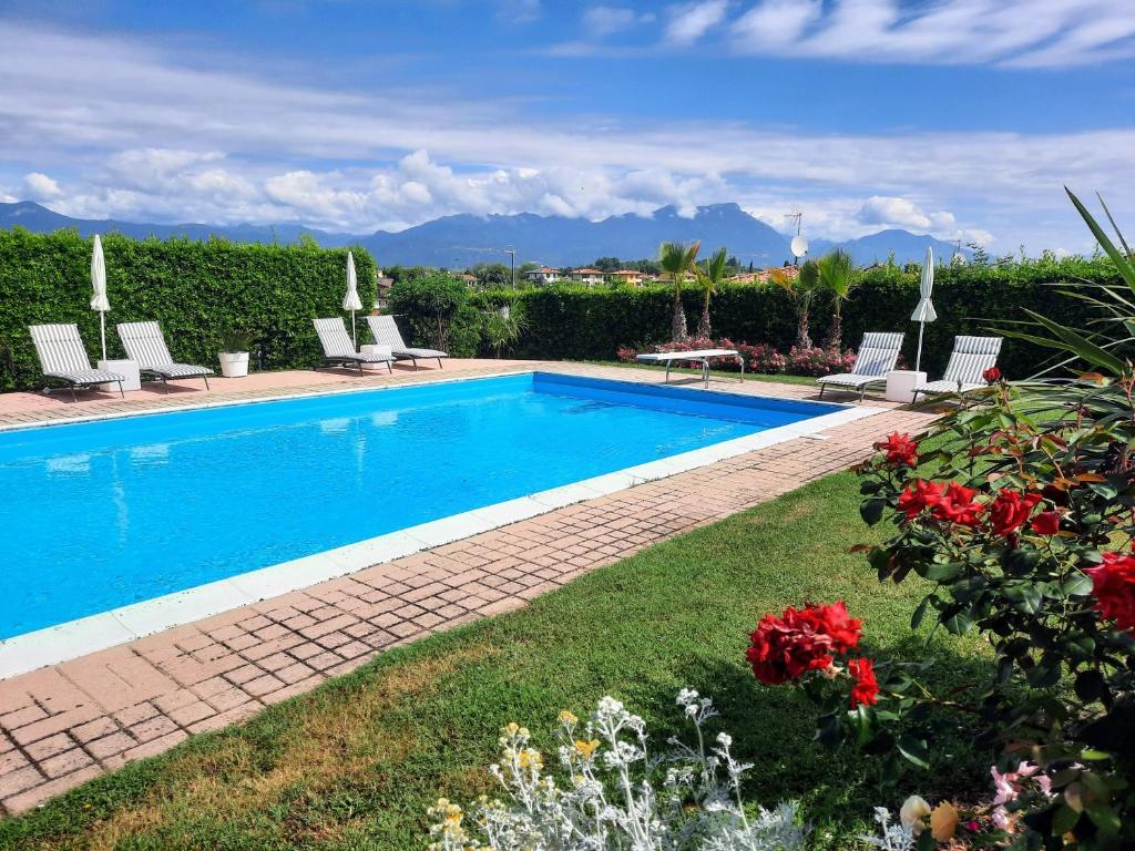 Bazén v ubytování B&B Villa Fiorini nebo v jeho okolí