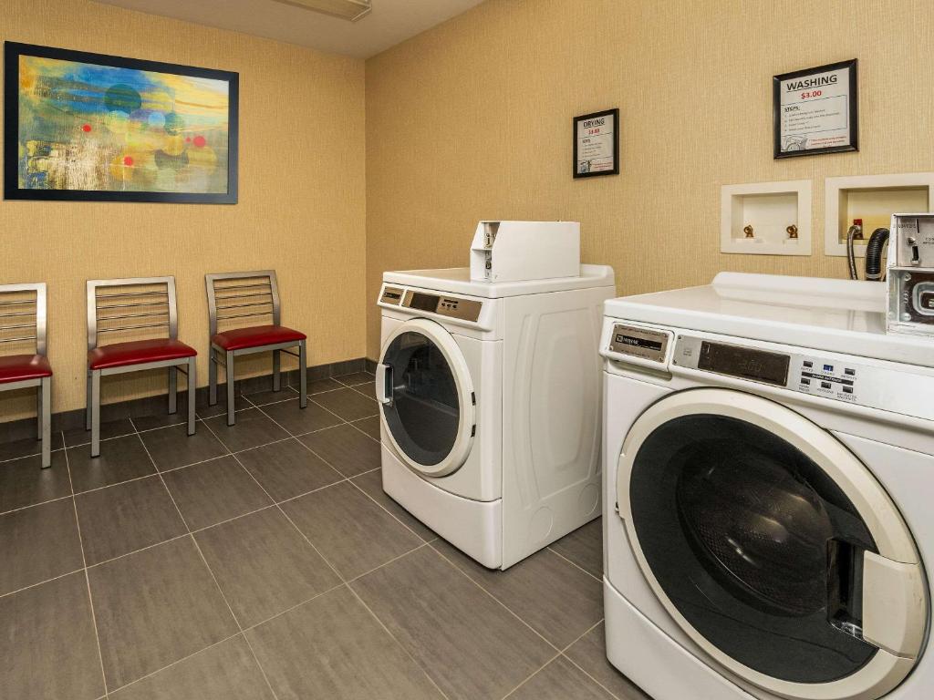 Comfort Inn West - Resim 11