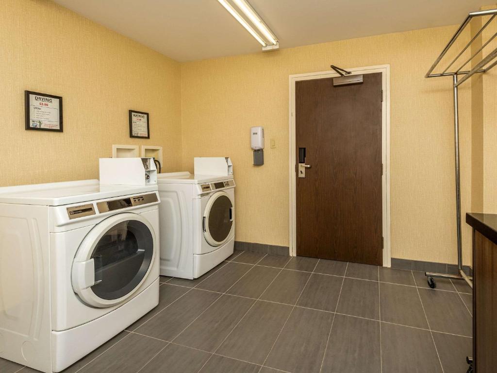 Comfort Inn West - Resim 12