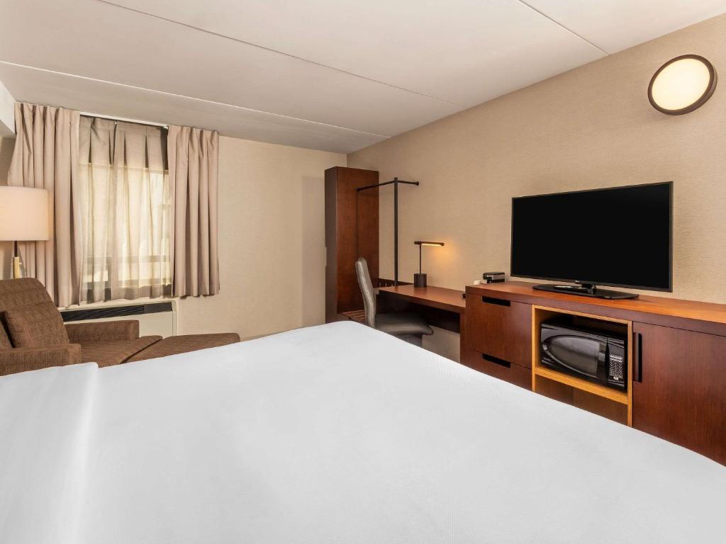 Comfort Inn West - Resim 21