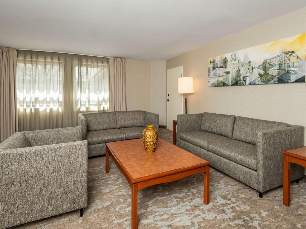 Comfort Inn West - Resim 34