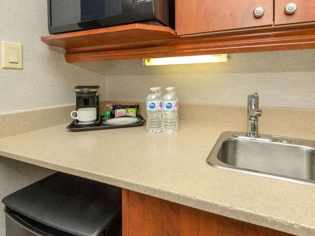 Comfort Inn West - Resim 37