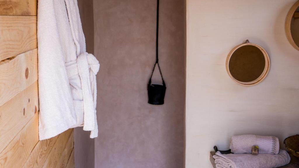 Postel nebo postele na pokoji v ubytování Berber Beldi Camp