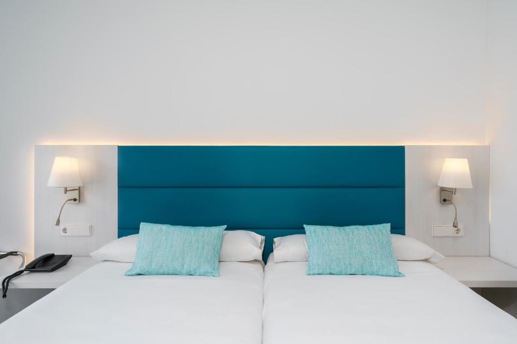 Alua Leo - Double Room