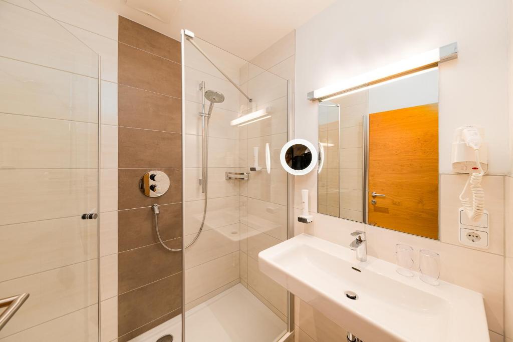A bathroom at Hotel Heitzmann
