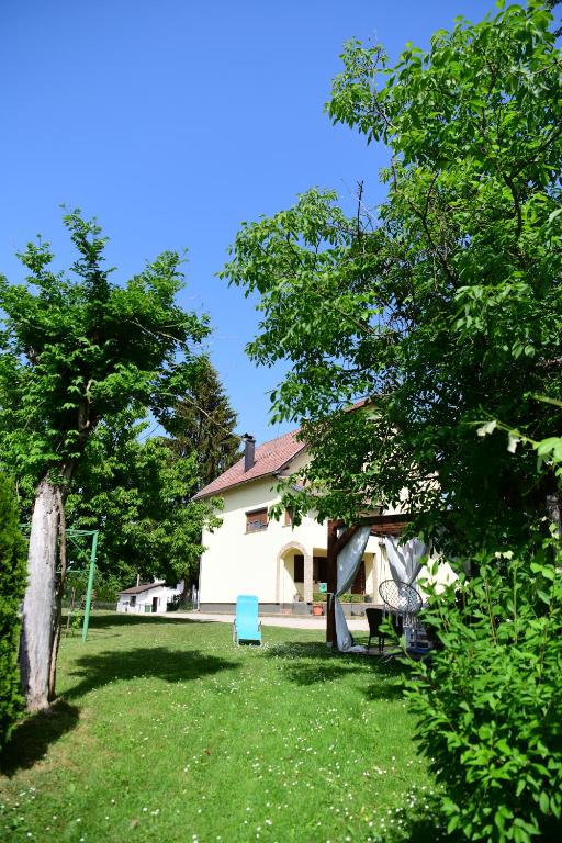 Vonkajšia záhrada v ubytovaní Studio Ivona