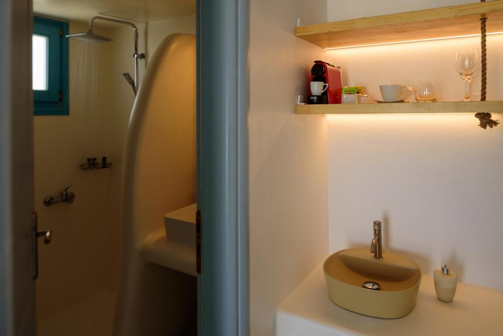 Koupelna v ubytování Kalestesia Suites