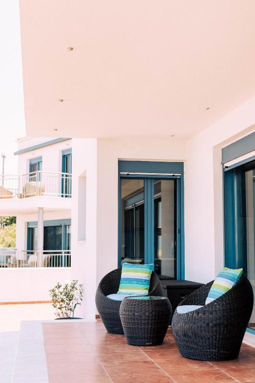 Гостиная зона в Aries Villas