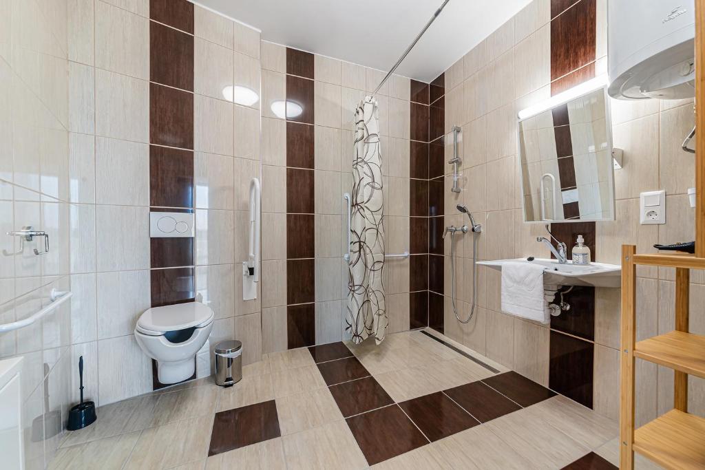 Koupelna v ubytování Hérics Apartman