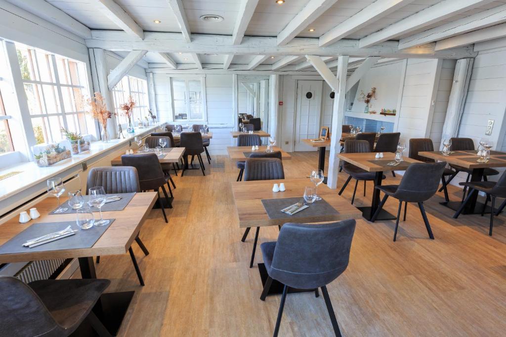 Restaurace v ubytování Logis hôtel Annecy nord / Argonay
