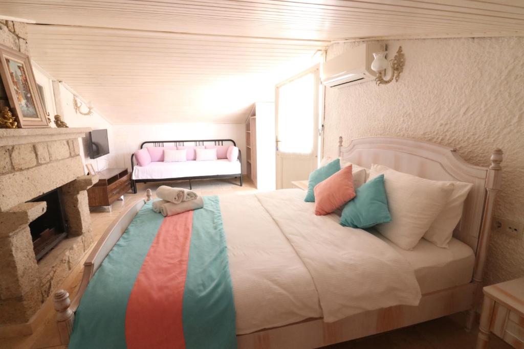 Galya Otel Alacati - Suite Familiar Con Balcón