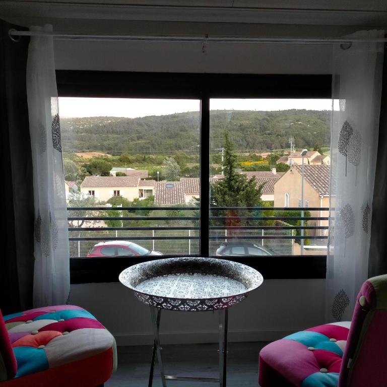Balkón alebo terasa v ubytovaní Alaric Lodge: gîte champêtre avec parking privé.