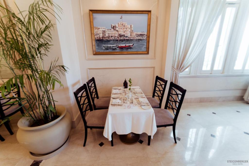 Posezení v ubytování Steigenberger Cecil Hotel Alexandria