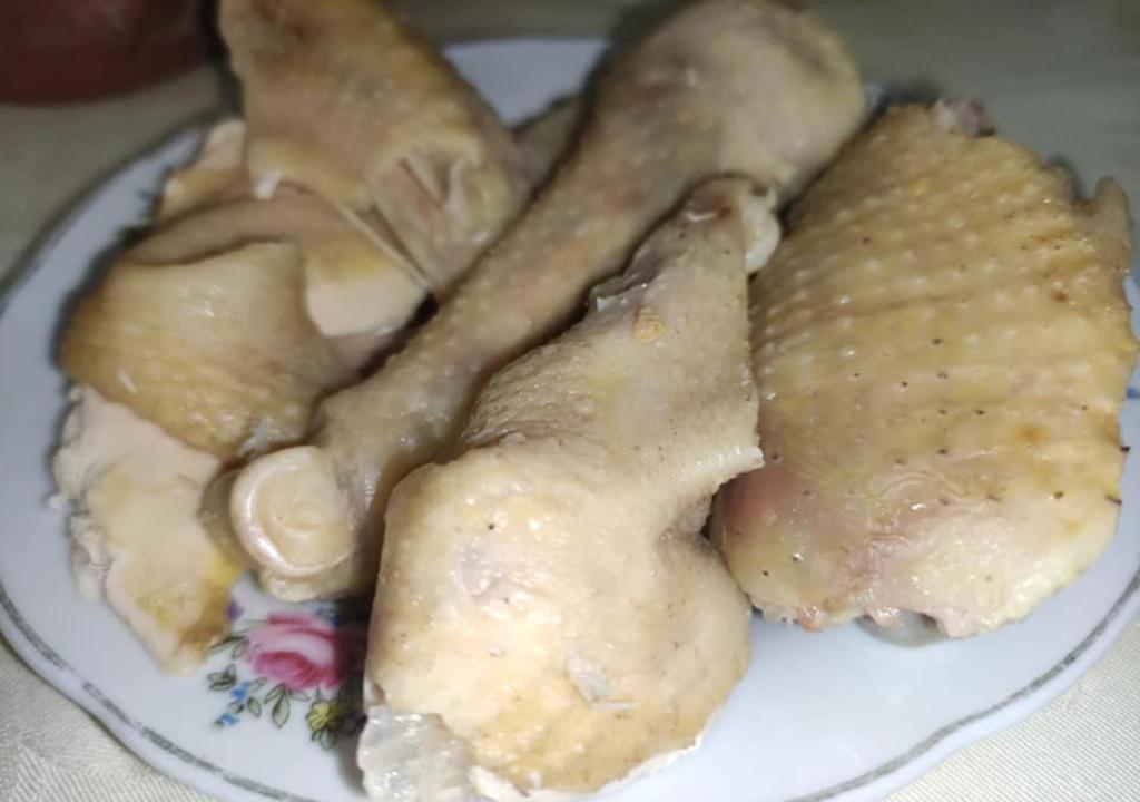 Jídlo v penzionu nebo okolí