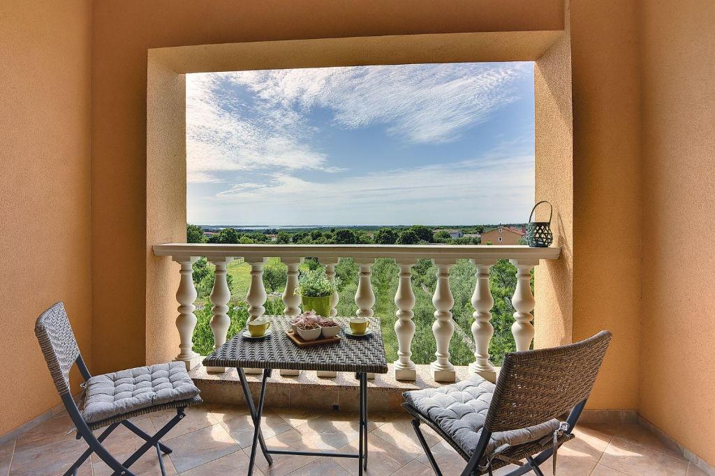 Balkón alebo terasa v ubytovaní Modernes Appartement mit Balkon, BBQ, WLAN, Klima