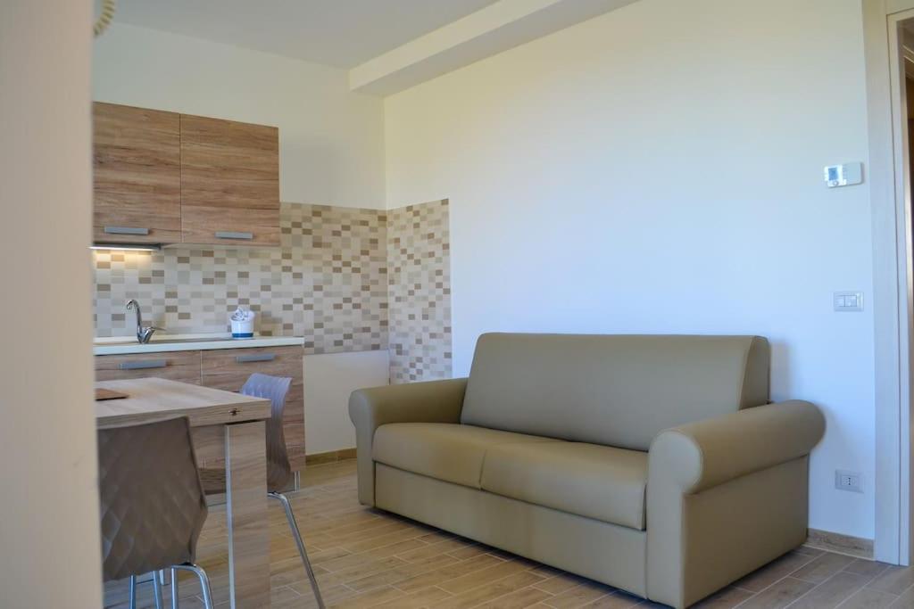 A seating area at Sul Calar del Sole al Conero