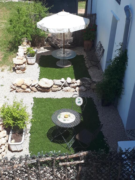 A garden outside Casa de Bello