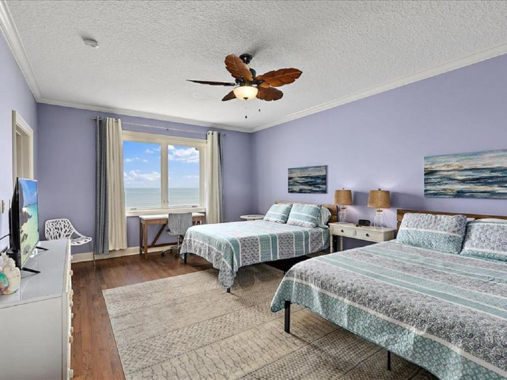 Voodi või voodid majutusasutuse Spacious Oceanfront Home Close to TPC and St Augustine - Immediate Availability toas