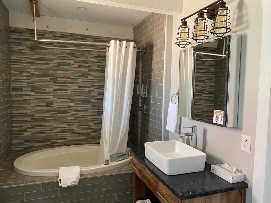 The Flagstone Boutique Inn & Suites, Kanab Updated 2024 Prices