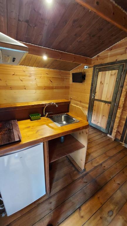 Kuchyň nebo kuchyňský kout v ubytování Camping Llavorsi