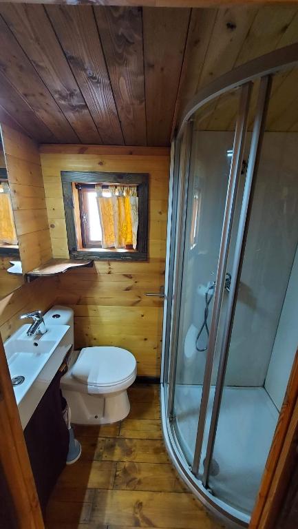 Koupelna v ubytování Camping Llavorsi