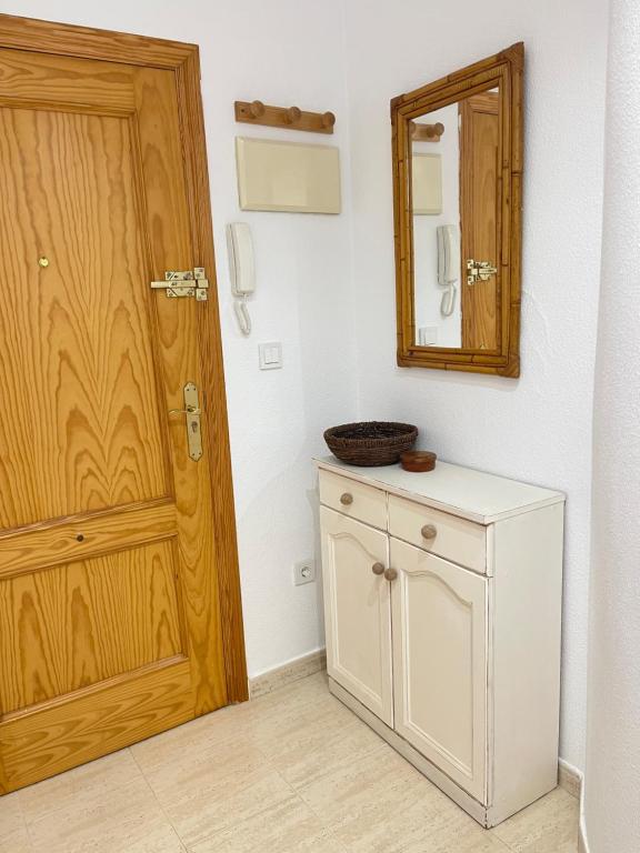 Fotografia z galérie ubytovania Wyjątkowy Apartament z basenem, placem zabaw, blisko morza v destinácii Torrevieja