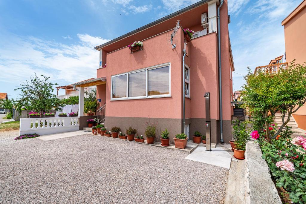 Budova, kde se apartmán nachází