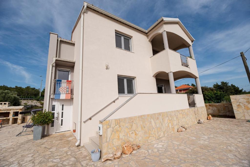Budova, v ktorej sa apartmán nachádza